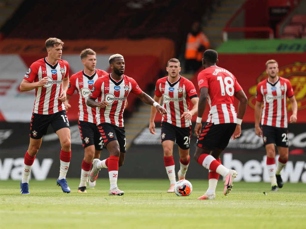 与曼联的个人表现形成鲜明对比的是布伦特福