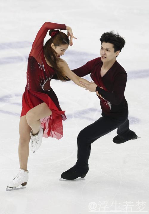 任俊霏与邢珈宁在冰舞韵律舞中位列第31名