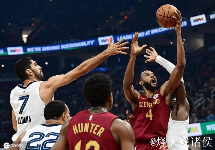 灰熊五连胜致鹈鹕七连败 杨21+11老鹰两胜骑士