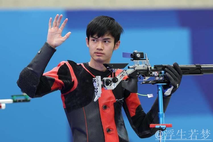 李豪摘得男子10米气步枪铜牌