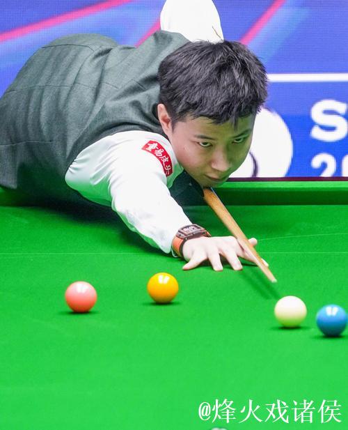 三次单杆破百!赵心童6-1丁俊晖晋级上海大师赛4强 三次单杆破百!赵心童6-1丁俊晖晋级上海大师赛4强